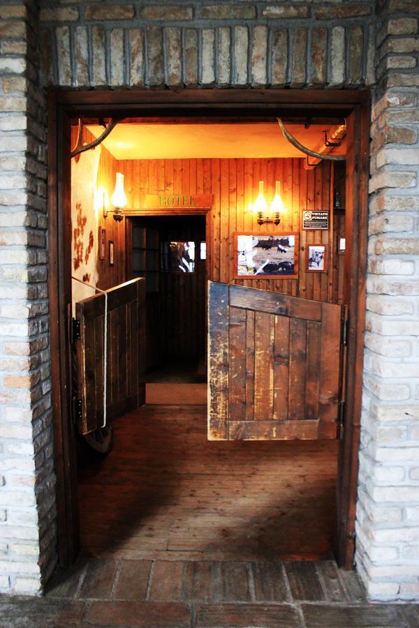 Cowboys Guest Ranch Hotel Voghera Exterior photo