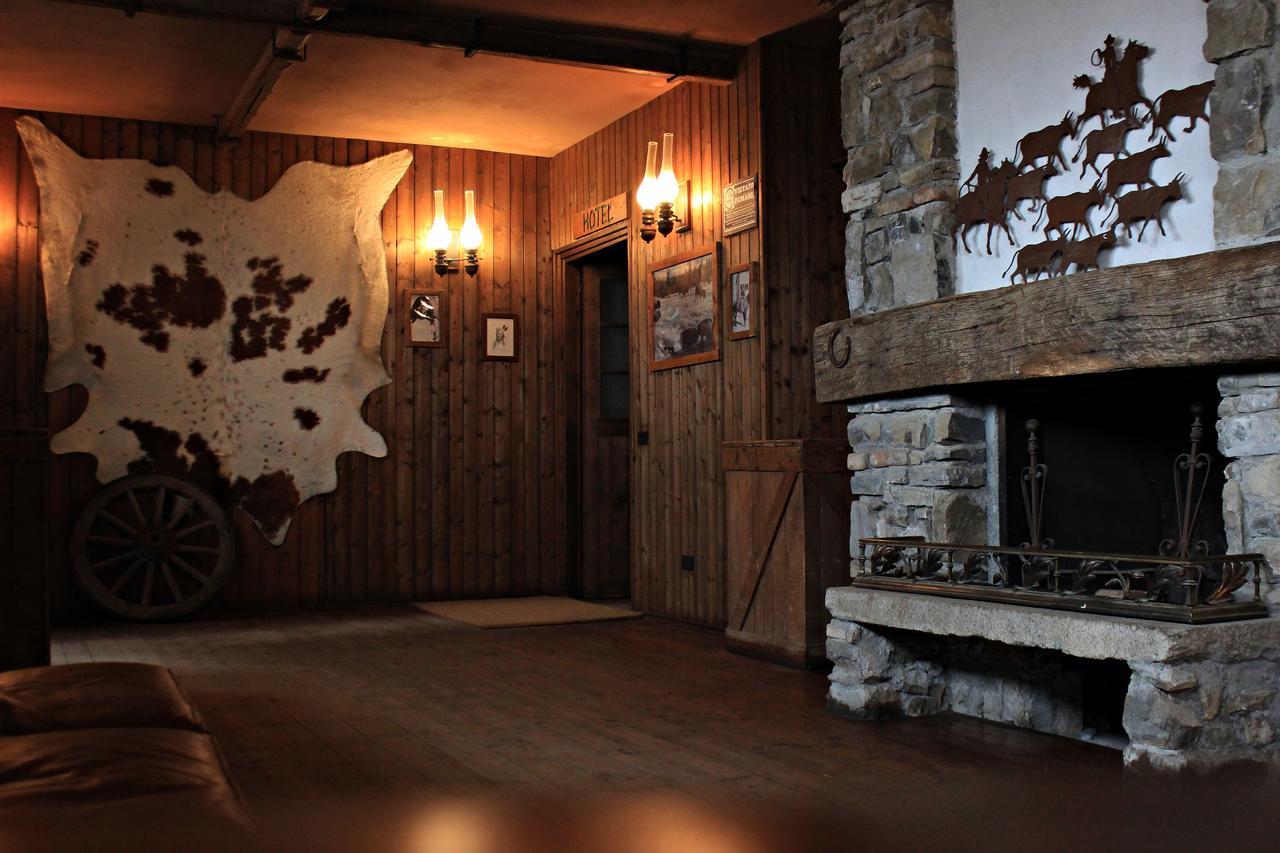 Cowboys Guest Ranch Hotel Voghera Exterior photo